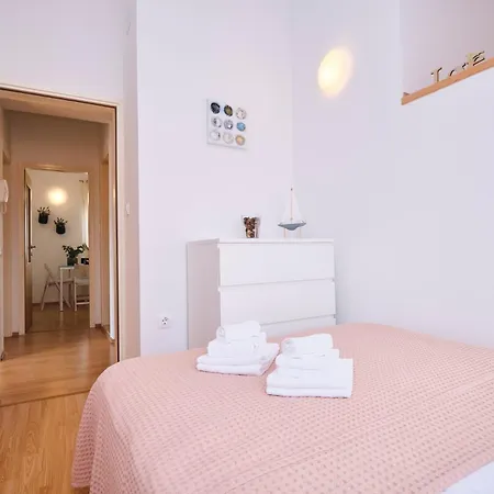 By Litto Apartment *