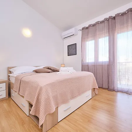 By Litto Apartment